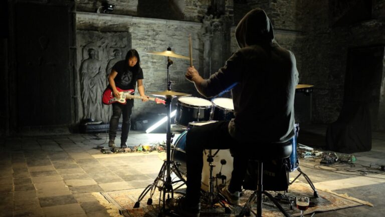 Some Became Hollow Tubes in de Sint-Baafsabdij in Gent tijdens het 24 hours Deep Listening Festival van Consouling Sounds