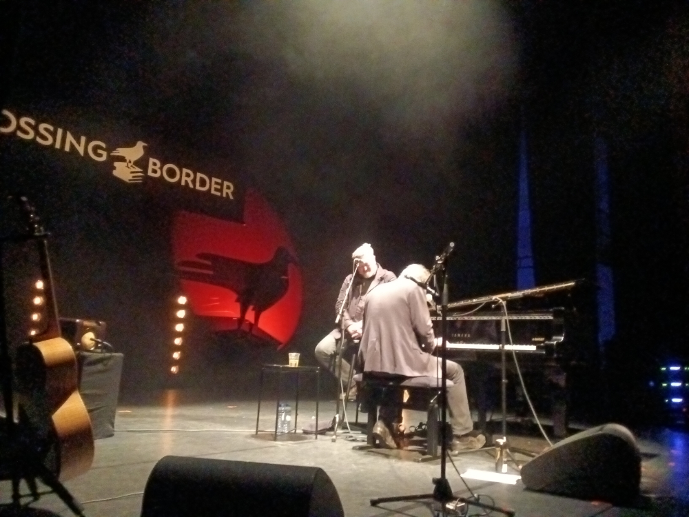 Guy Garvey (l) en Peter Alexander Jobson (r) - Crossing Border 2024 - (c) Peter Bruyn